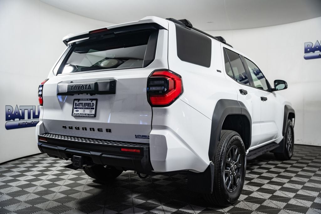 2025 Toyota 4Runner SR5 w/ 3rd Row