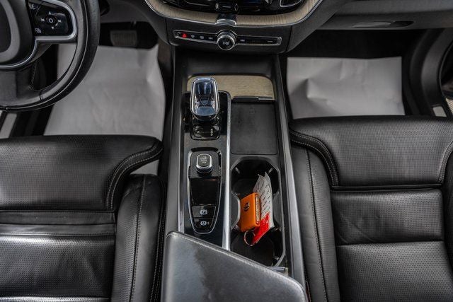 2022 Volvo XC60 B6 Inscription