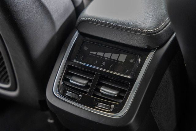 2022 Volvo XC60 B6 Inscription