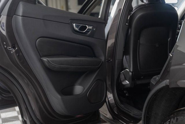 2022 Volvo XC60 B6 Inscription