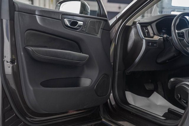 2022 Volvo XC60 B6 Inscription