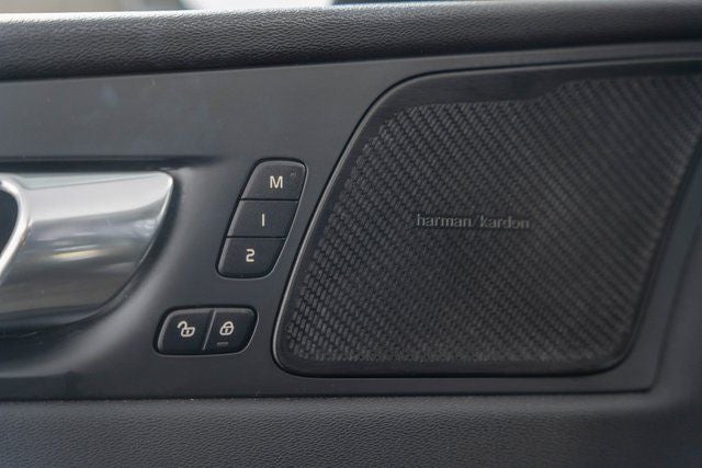 2022 Volvo XC60 B6 Inscription