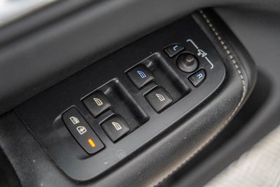 2022 Volvo XC60 B6 Inscription