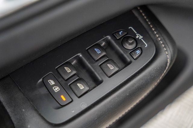 2022 Volvo XC60 B6 Inscription