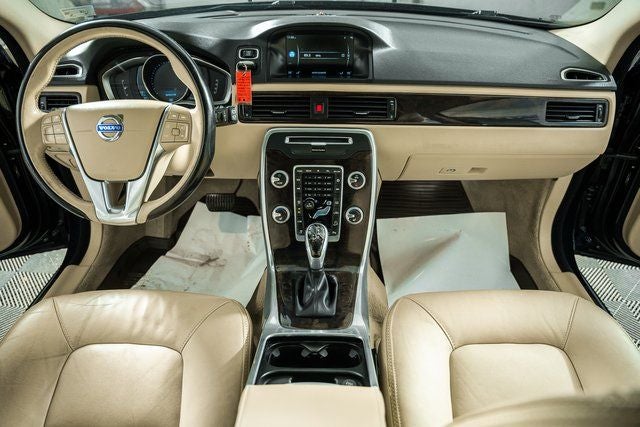 2016 Volvo XC70 T5 Platinum