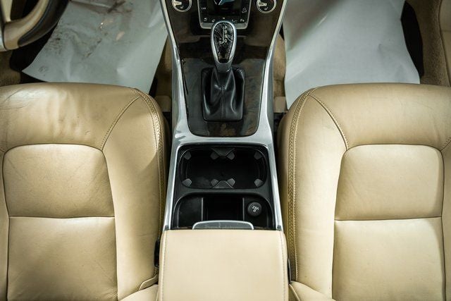 2016 Volvo XC70 T5 Platinum