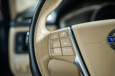 2016 Volvo XC70 T5 Platinum