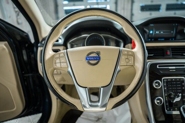 2016 Volvo XC70 T5 Platinum