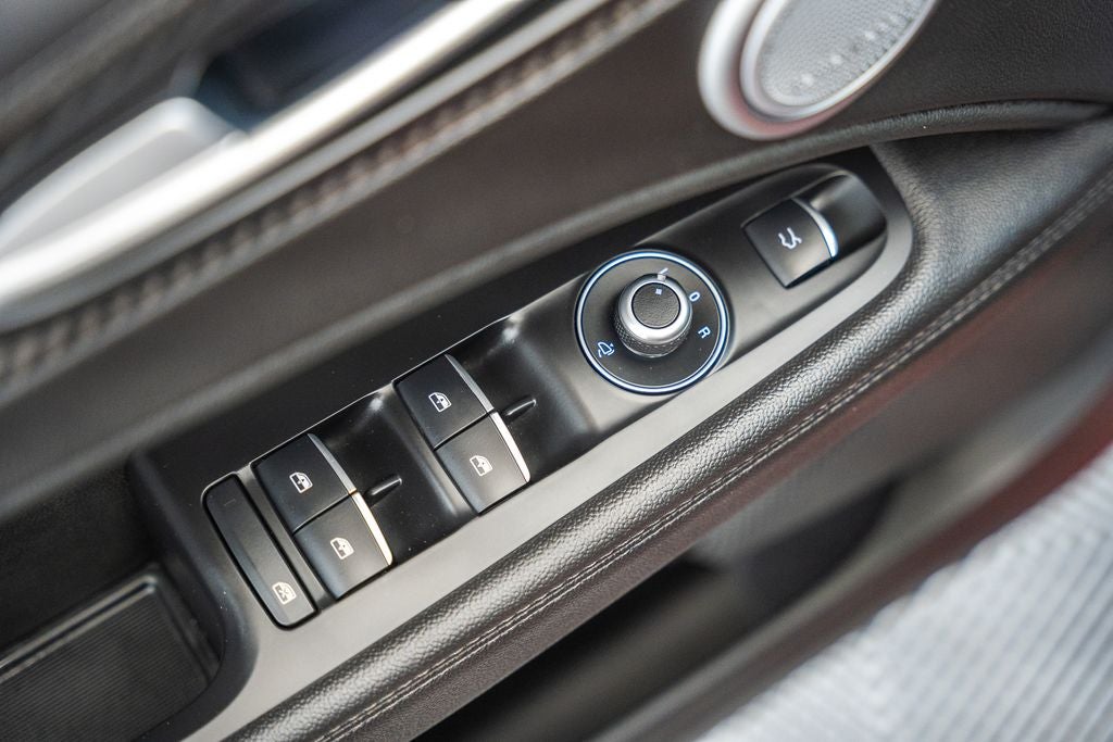 2023 Alfa Romeo Stelvio Quadrifoglio
