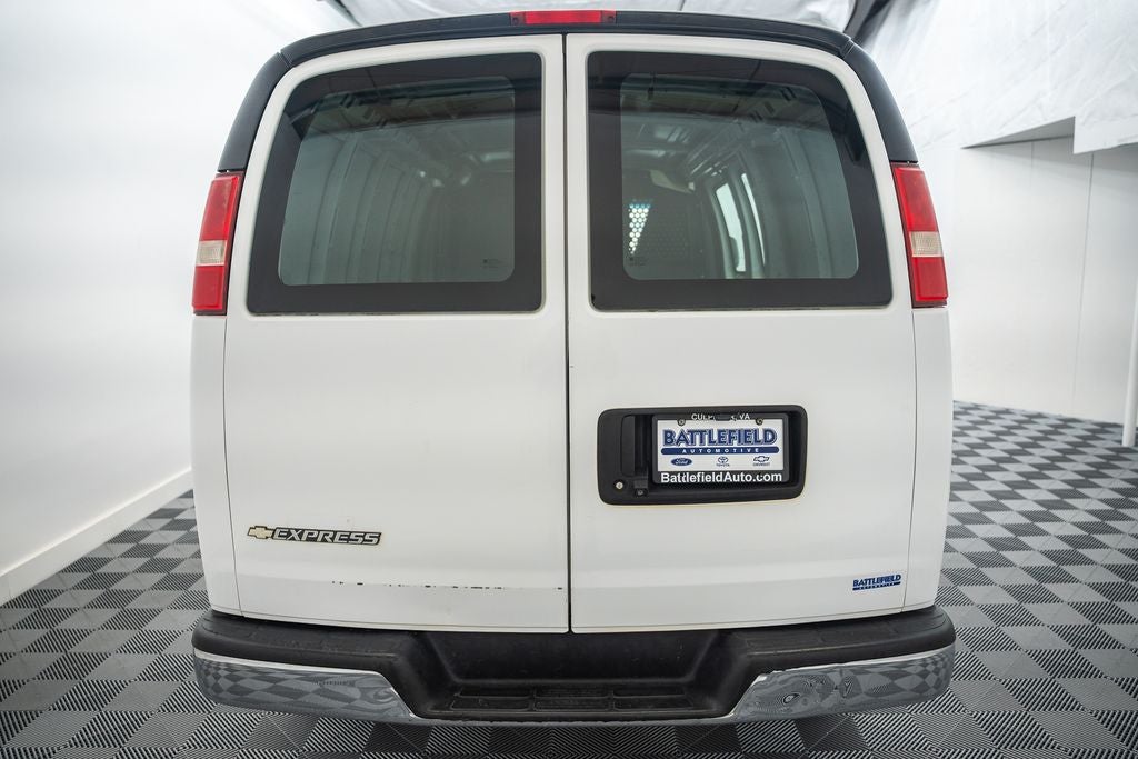 2017 Chevrolet Express 3500 Work Van Cargo