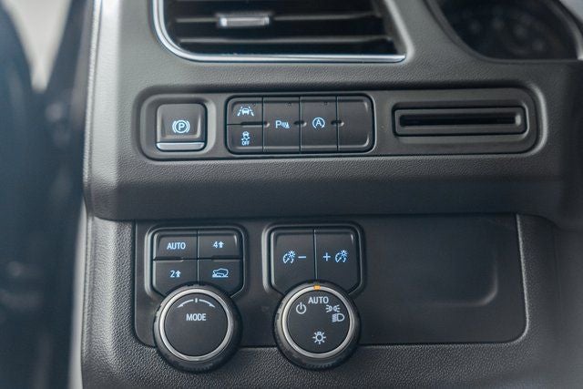 2024 Chevrolet Suburban LS