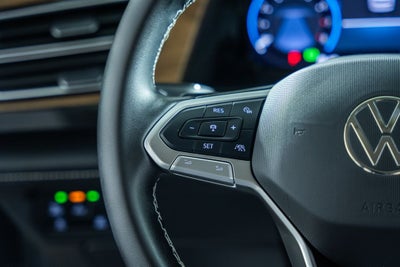 2025 Volkswagen Atlas 2.0T SE