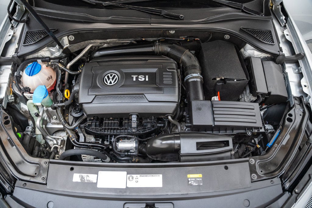 2016 Volkswagen Passat 1.8T R-Line