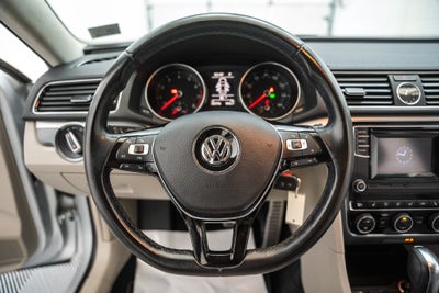 2016 Volkswagen Passat 1.8T R-Line