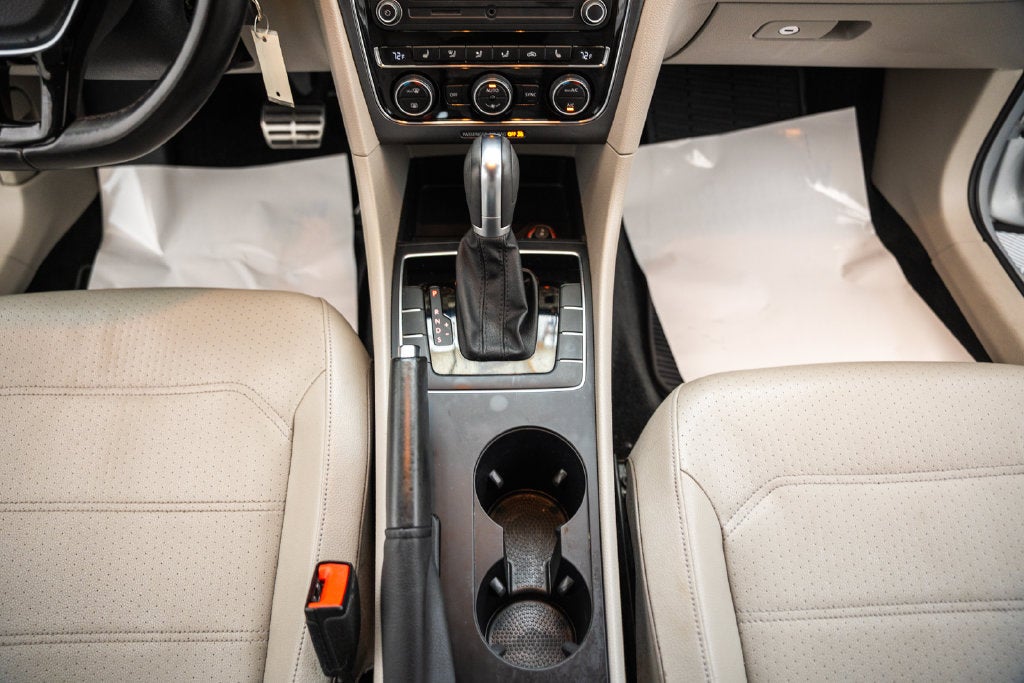 2016 Volkswagen Passat 1.8T R-Line