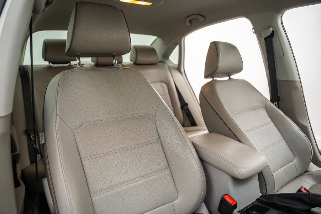 2016 Volkswagen Passat 1.8T R-Line