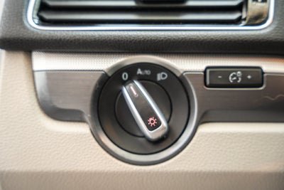 2016 Volkswagen Passat 1.8T R-Line