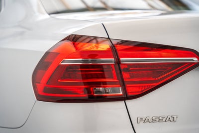 2016 Volkswagen Passat 1.8T R-Line