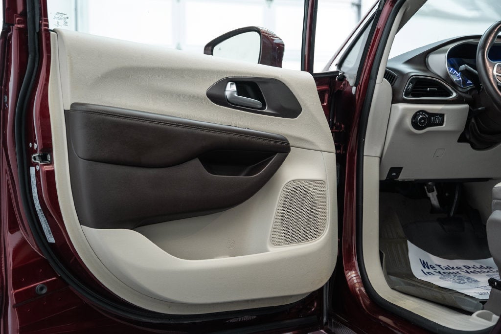 2017 Chrysler Pacifica Touring L