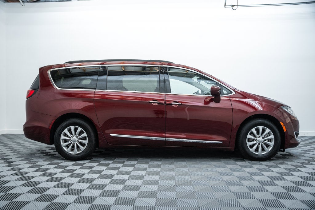 2017 Chrysler Pacifica Touring L