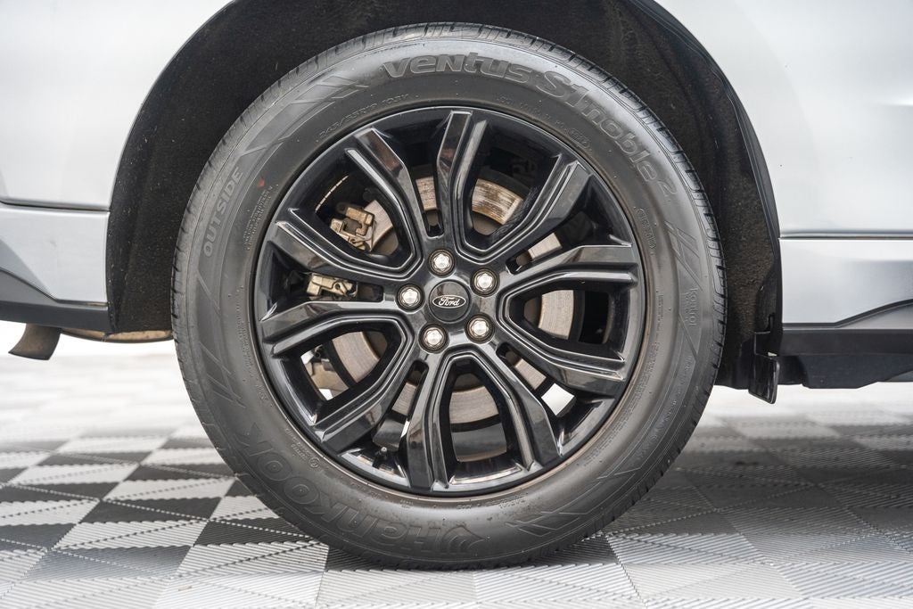 2022 Ford Edge SE