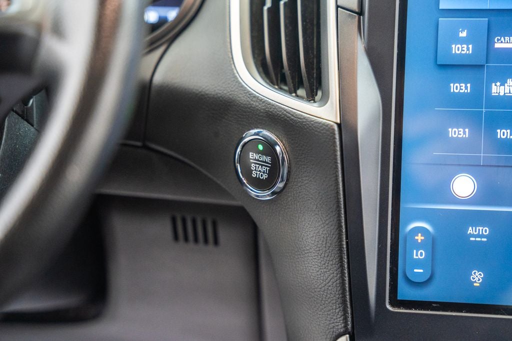 2022 Ford Edge SE