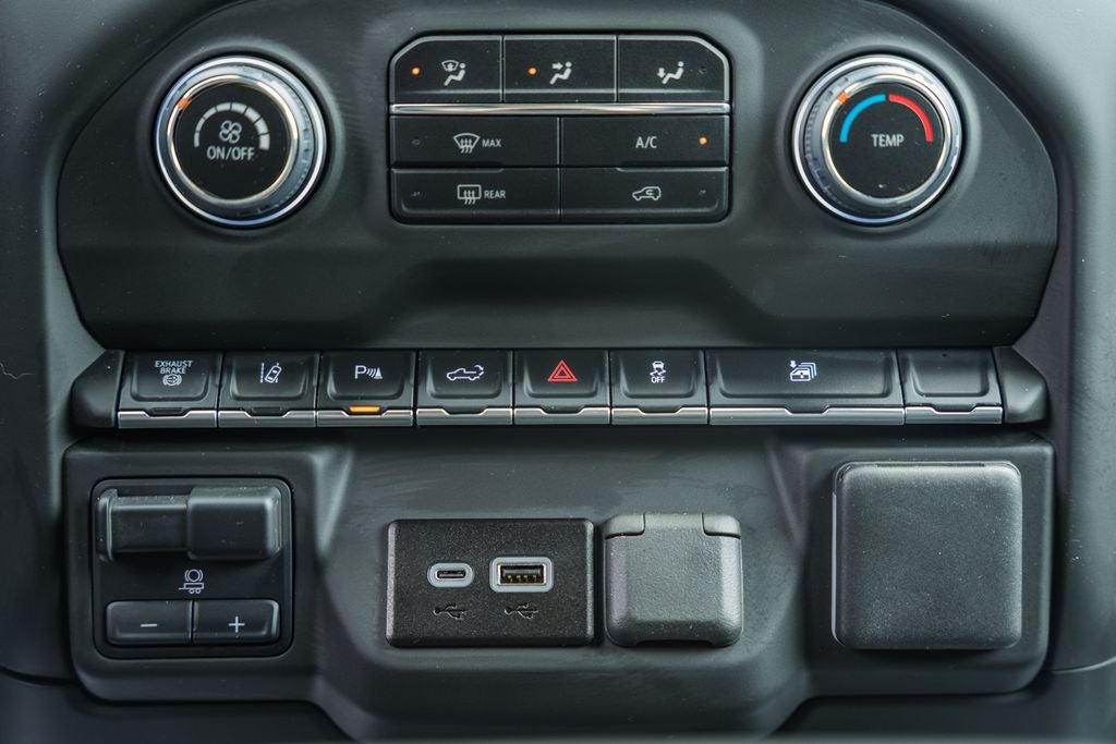 2025 Chevrolet Silverado 2500HD Custom Duramax 6.6L 4WD