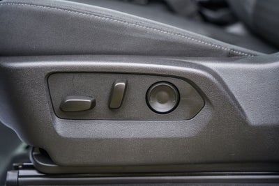 2025 Chevrolet Silverado 2500HD Custom Duramax 6.6L 4WD