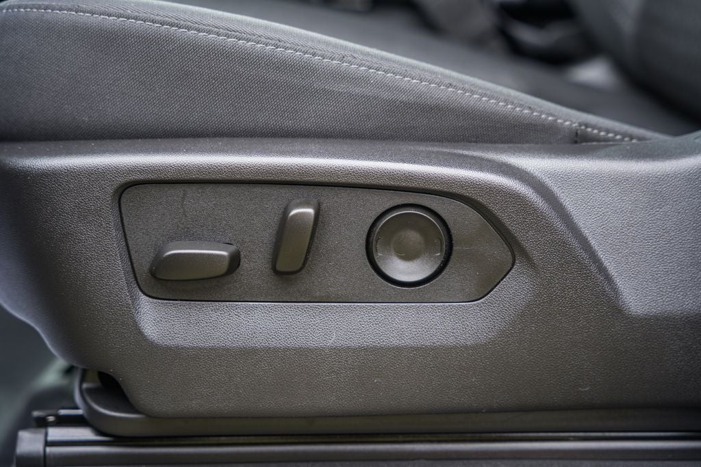 2025 Chevrolet Silverado 2500HD Custom Duramax 6.6L 4WD