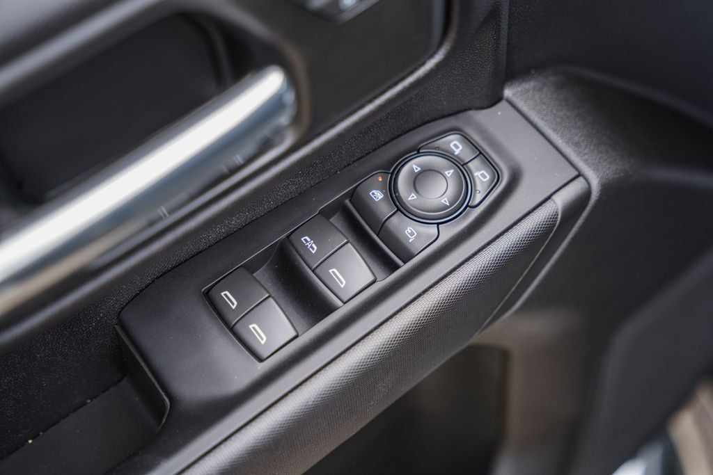 2025 Chevrolet Silverado 2500HD Custom Duramax 6.6L 4WD