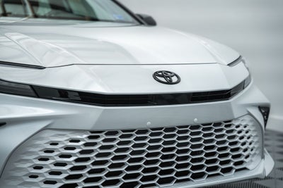 2025 Toyota Camry XSE Hybrid 2.5L