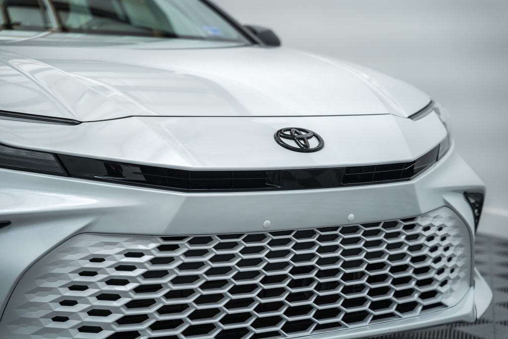 2025 Toyota Camry XSE Hybrid 2.5L