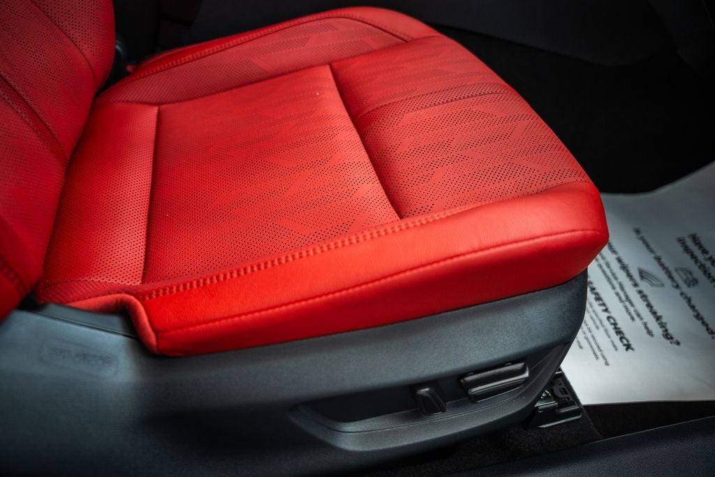 2025 Toyota Camry XSE Hybrid 2.5L