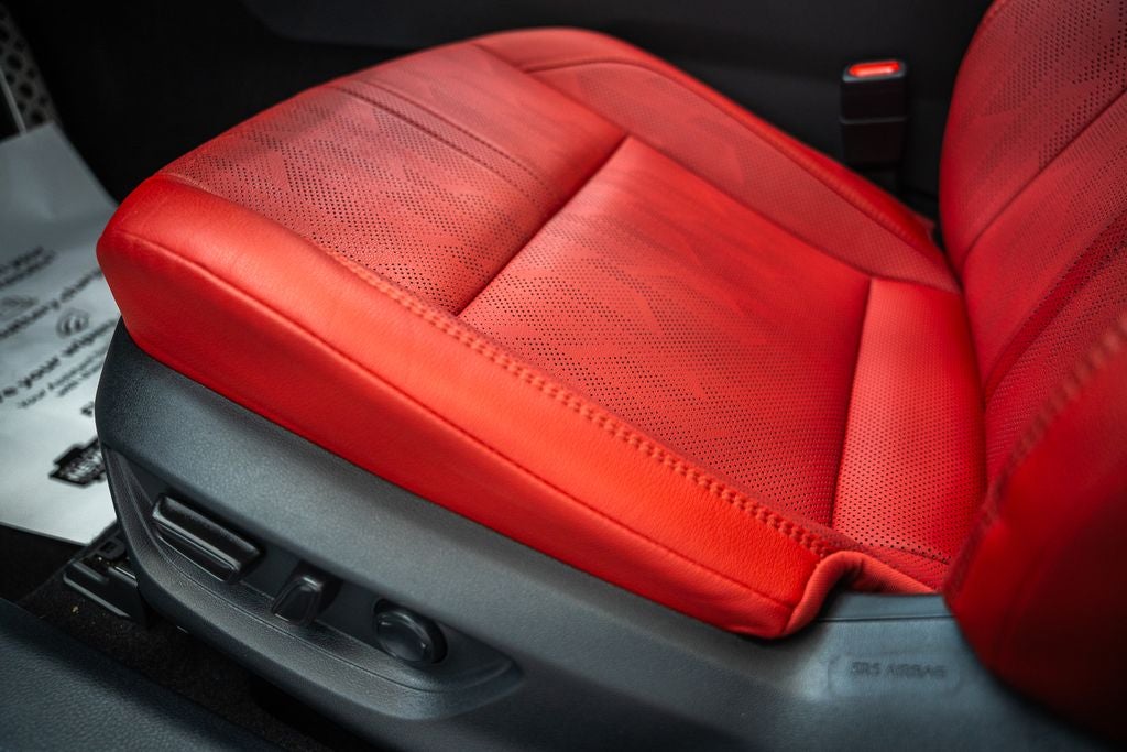 2025 Toyota Camry XSE Hybrid 2.5L