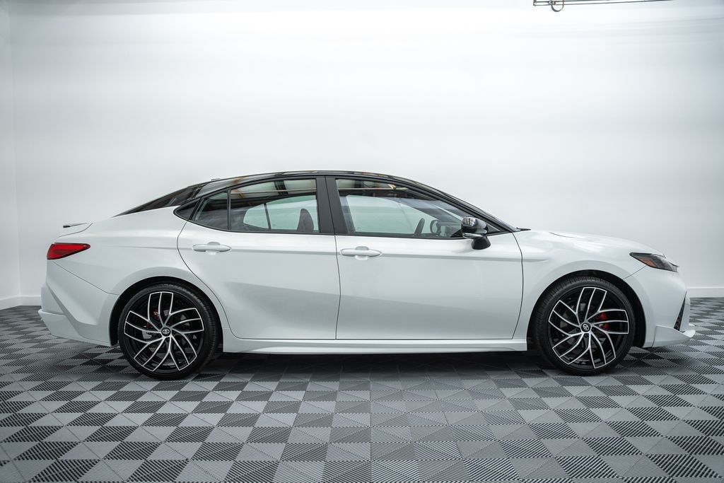 2025 Toyota Camry XSE Hybrid 2.5L