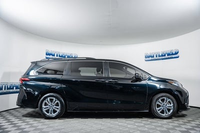 2022 Toyota Sienna XSE 7 Passenger