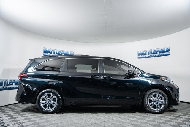 2022 Toyota Sienna XSE 7 Passenger