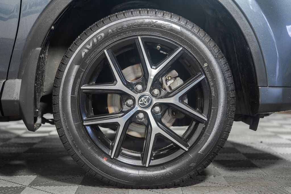 2018 Toyota RAV4 Hybrid SE