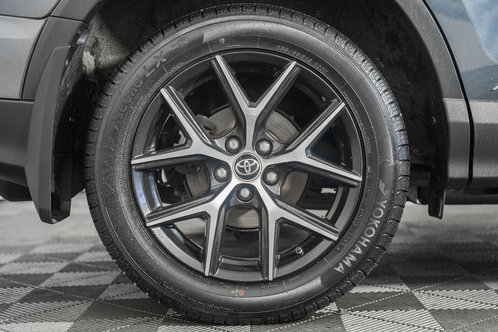 2018 Toyota RAV4 Hybrid SE