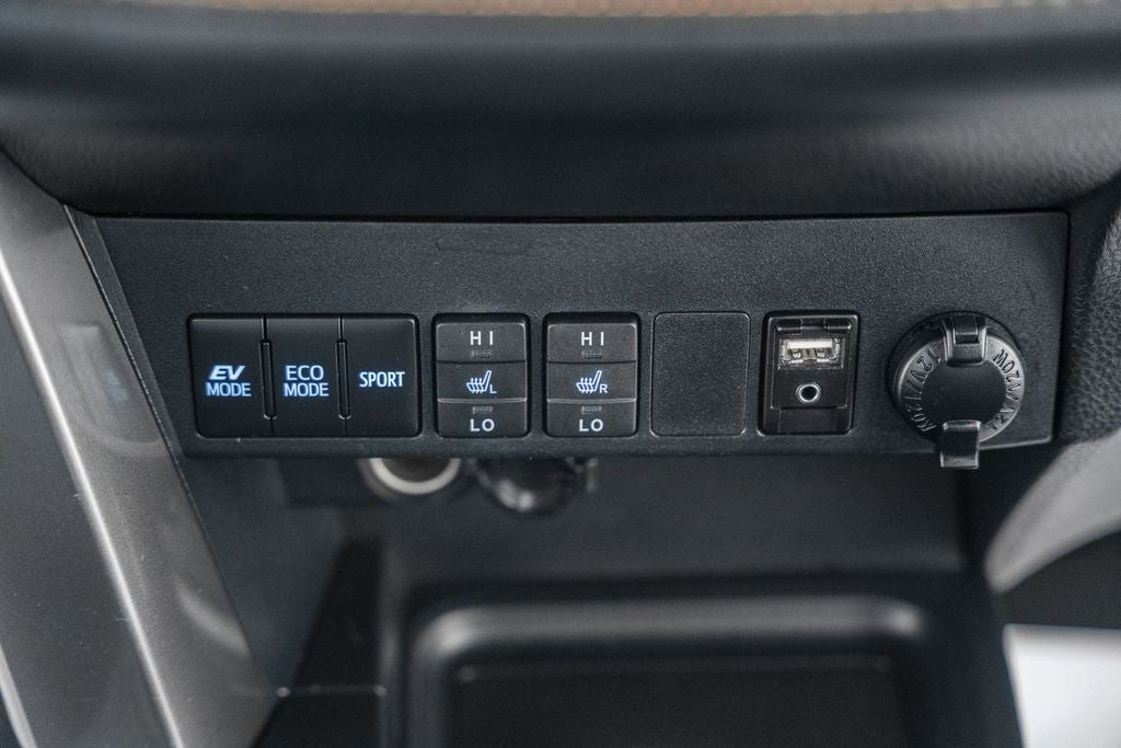 2018 Toyota RAV4 Hybrid SE
