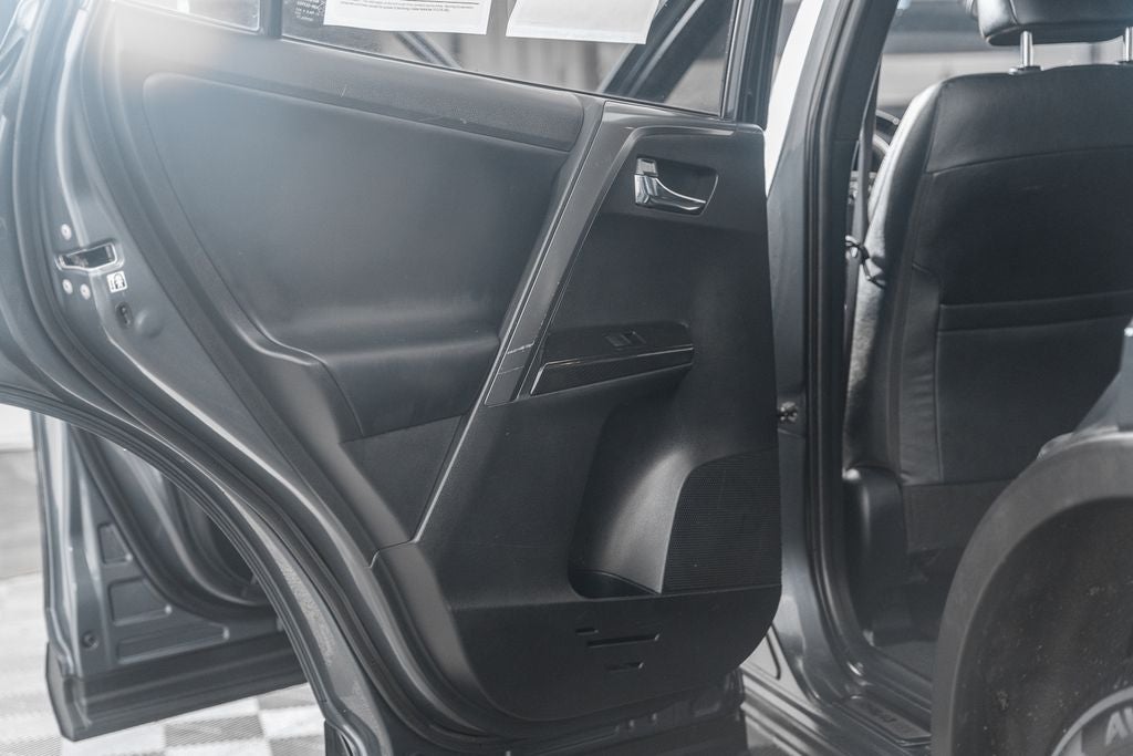 2018 Toyota RAV4 Hybrid SE