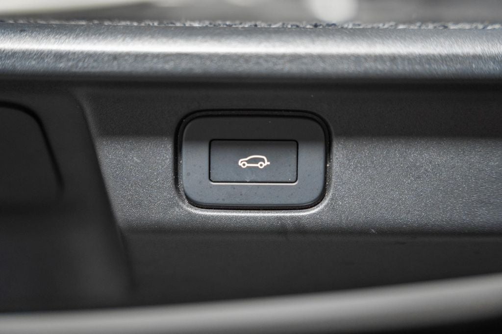 2025 Land Rover Range Rover Plug-In Hybrid SE