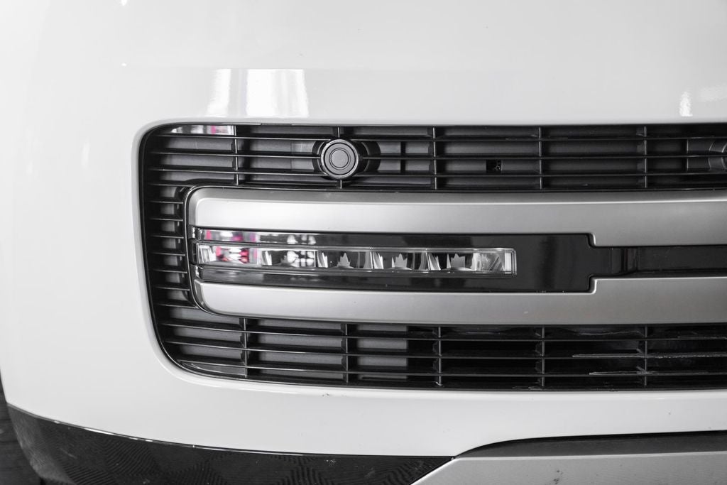 2025 Land Rover Range Rover Plug-In Hybrid SE