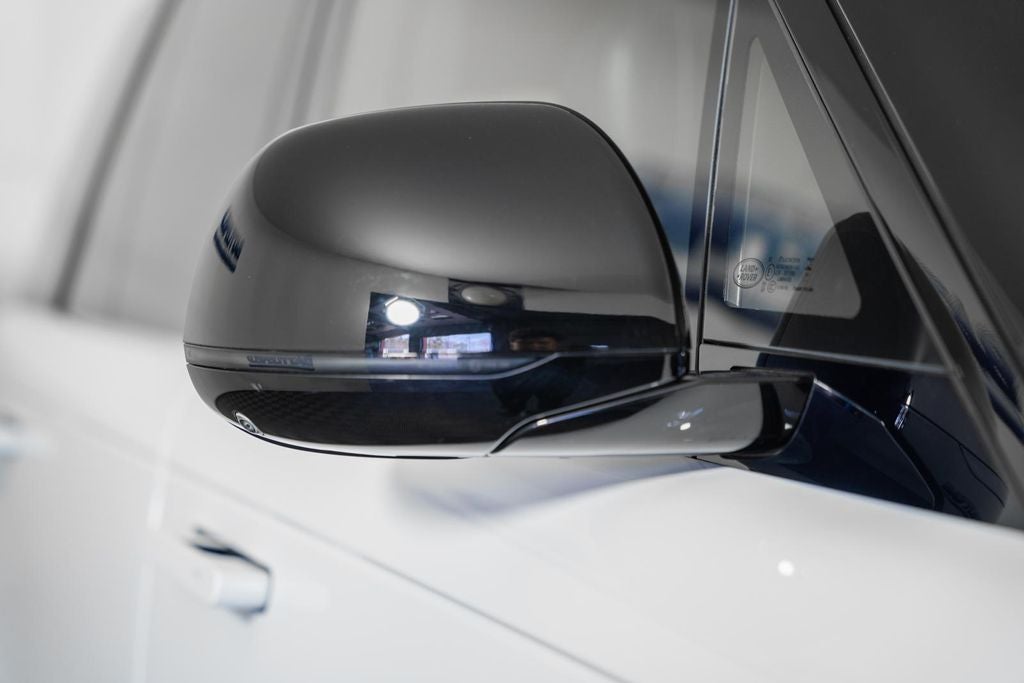 2025 Land Rover Range Rover Plug-In Hybrid SE