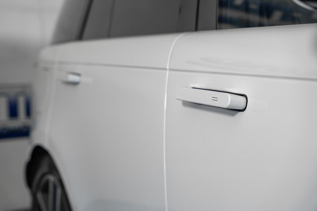 2025 Land Rover Range Rover Plug-In Hybrid SE