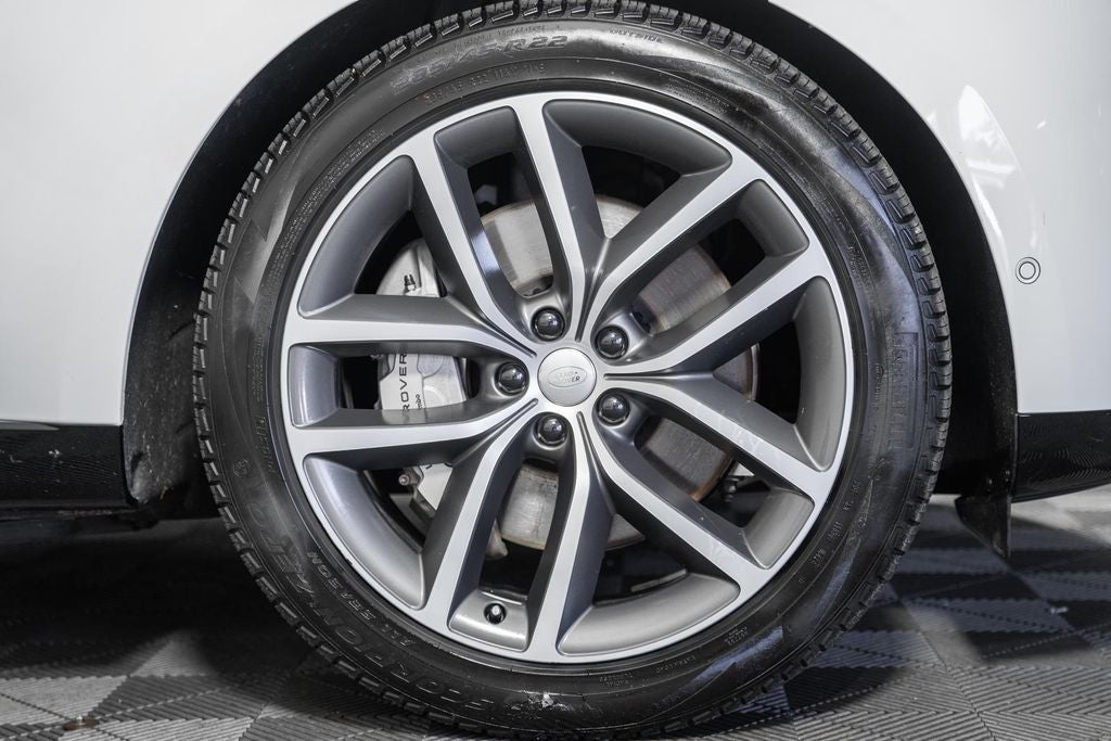 2025 Land Rover Range Rover Plug-In Hybrid SE