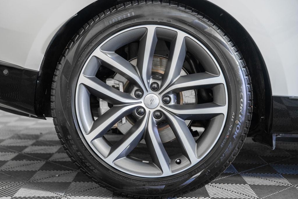 2025 Land Rover Range Rover Plug-In Hybrid SE