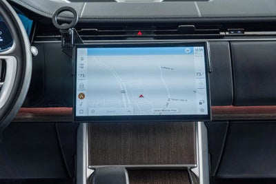 2025 Land Rover Range Rover Plug-In Hybrid SE