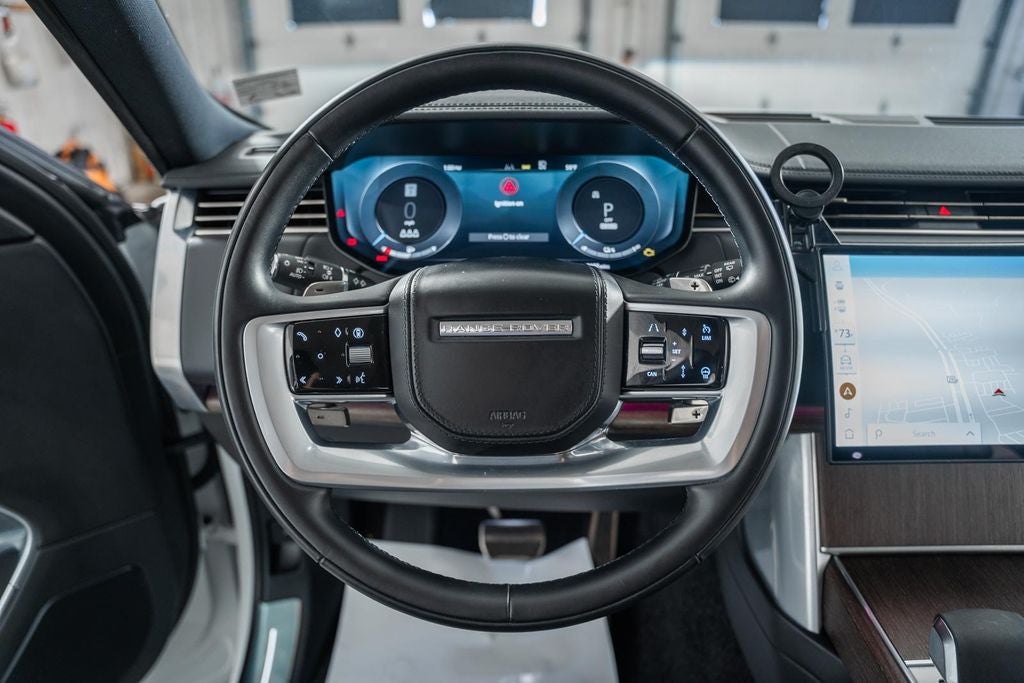 2025 Land Rover Range Rover Plug-In Hybrid SE