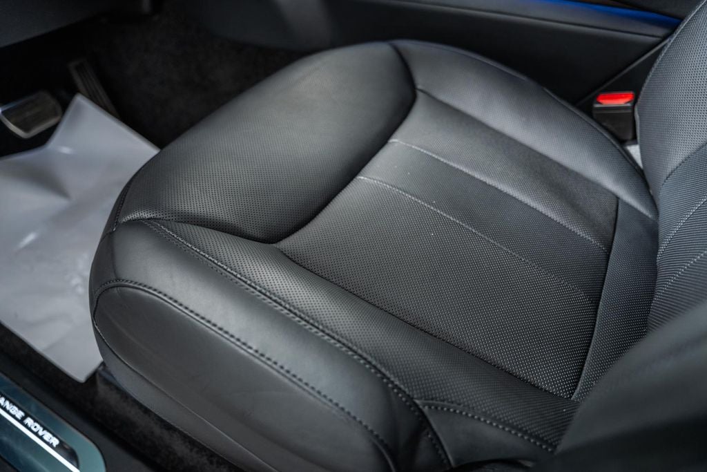 2025 Land Rover Range Rover Plug-In Hybrid SE